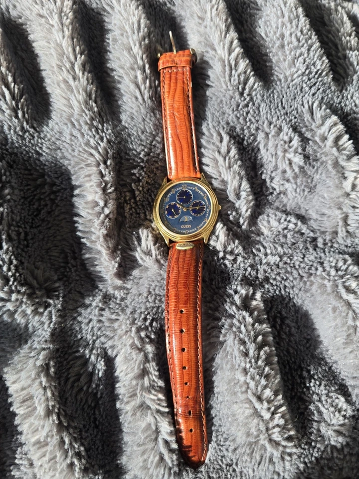 Guess Mens Vintage  1992 Celestial Watch moon phase, month, day, date - Image 2 of 4