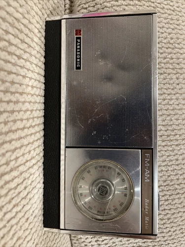 Panasonic RF-660 12 Transistor AM/FM Radio 2 Band 10 Diode - For Parts Only