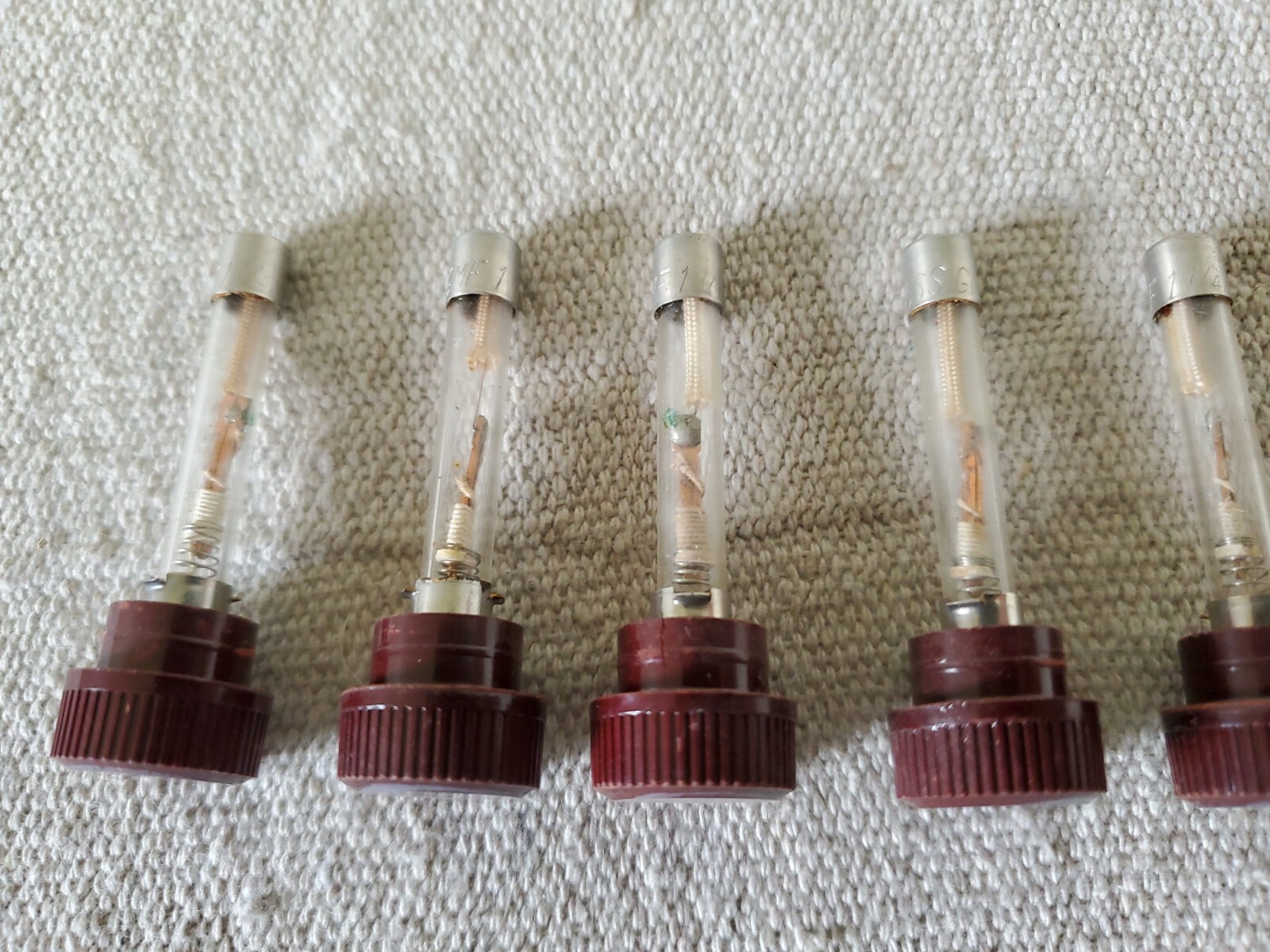 PACK OF 5 BUSSMAN GMF-1-1/4 BUSS GLASS BODY FUSE 1-1/4AMP 300VOLT