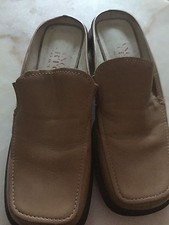 BUTTERSCOTCH FRANCO SARTO SPORT SLIDES SIZE 8