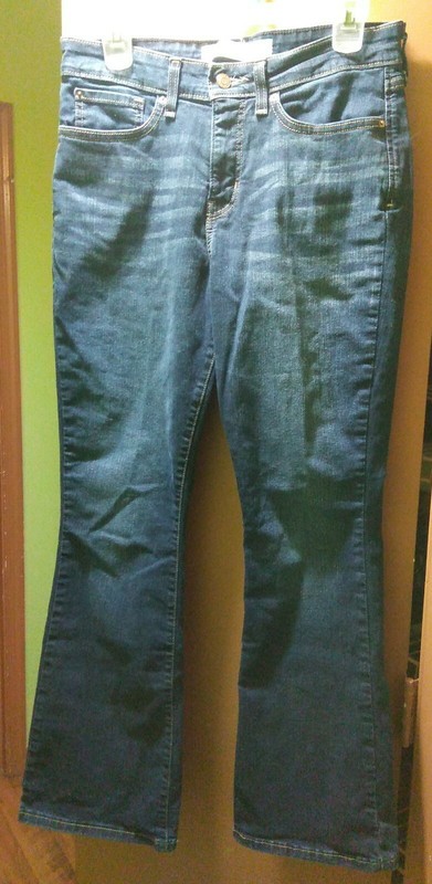 Signature Levis: Dark Wash, Boot Cut, Totally Shaping, 5 pocket jeans, 30 X 30