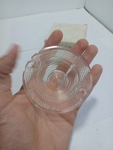 Chevrolet corvair 1960-61 back up lens 5950694 - Picture 3 of 4