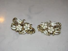 Vtg White Bead Rhinestone Gold Tone Clip On Earrings Costume Jewelry