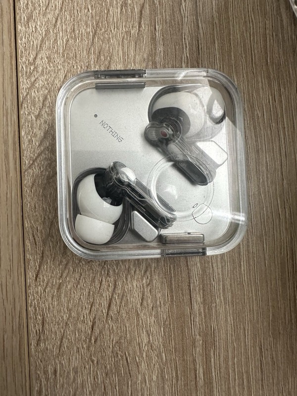 Nothing -Ear (3) Wireless Bluetooth In-Earbuds ANC White*with charging Case~used