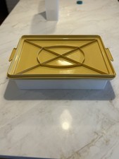 Tupperware Sheet Cake Carrier Harvest Gold Yellow Vintage