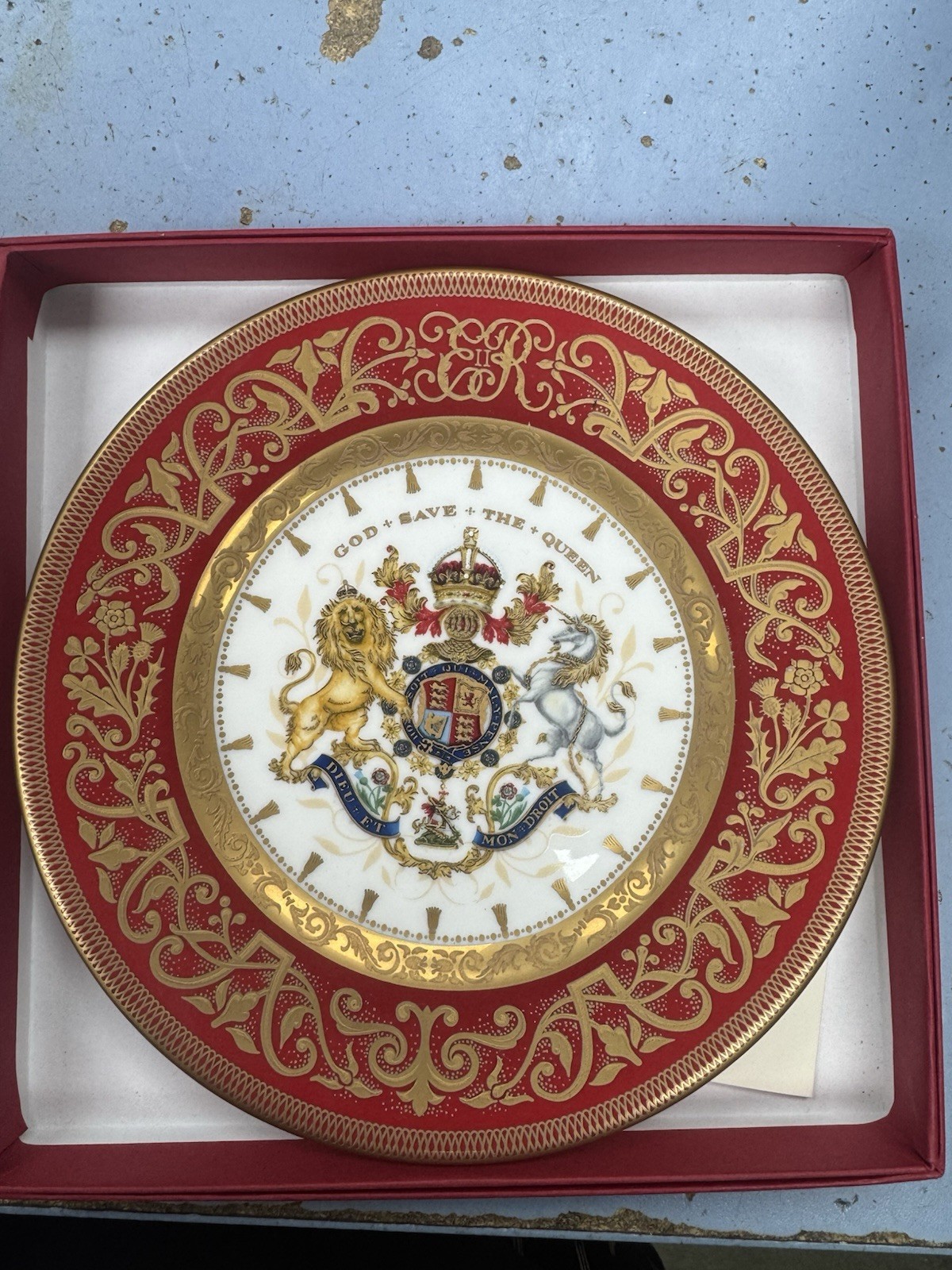 Royal Collection Trust Queen Elizabeth II Plate 60th Diamond Jubilee  China Gold