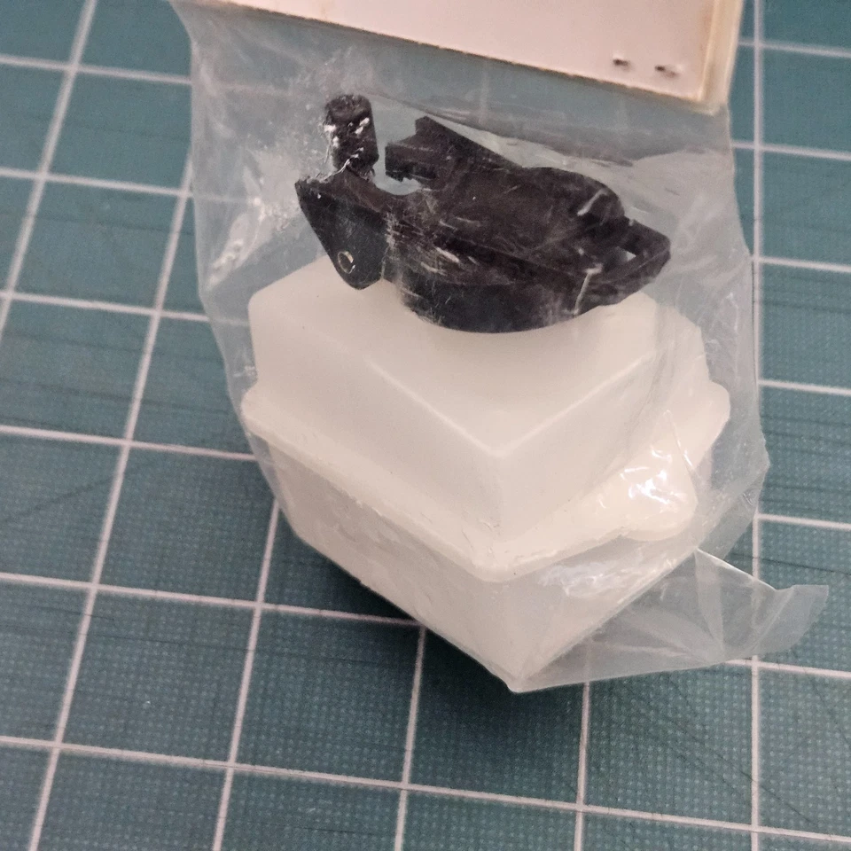 Vintage HPI Super Nitro Mini RS4 RTR Racer 75cc Fuel Gas Tank Set & Primer A800 - Image 3 of 4