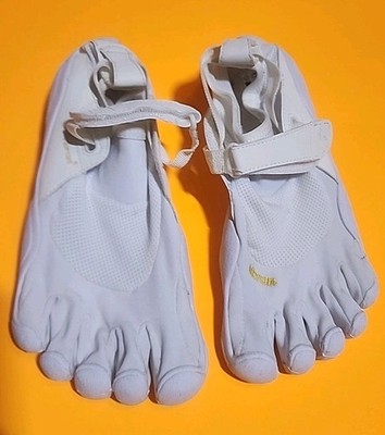 Vibram Fivefingers KSO Vintage White Men's 21W1410 Size 7.5-8