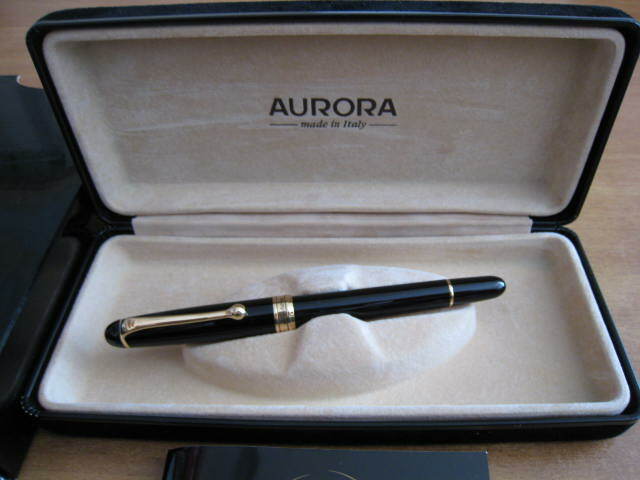 Penna a sfera AURORA 88 830 Vintage Resina Nera e ORO dorata Nuova