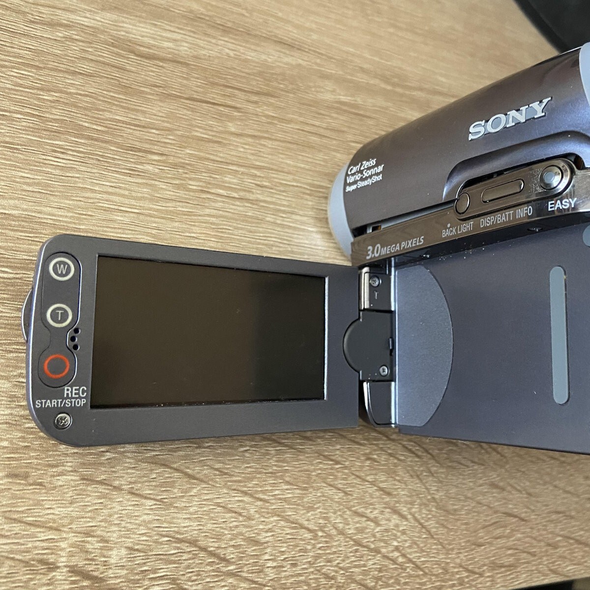 Sony Handycam DCR-HC90 Carl Zeiss Mini DV Camcorder. for parts