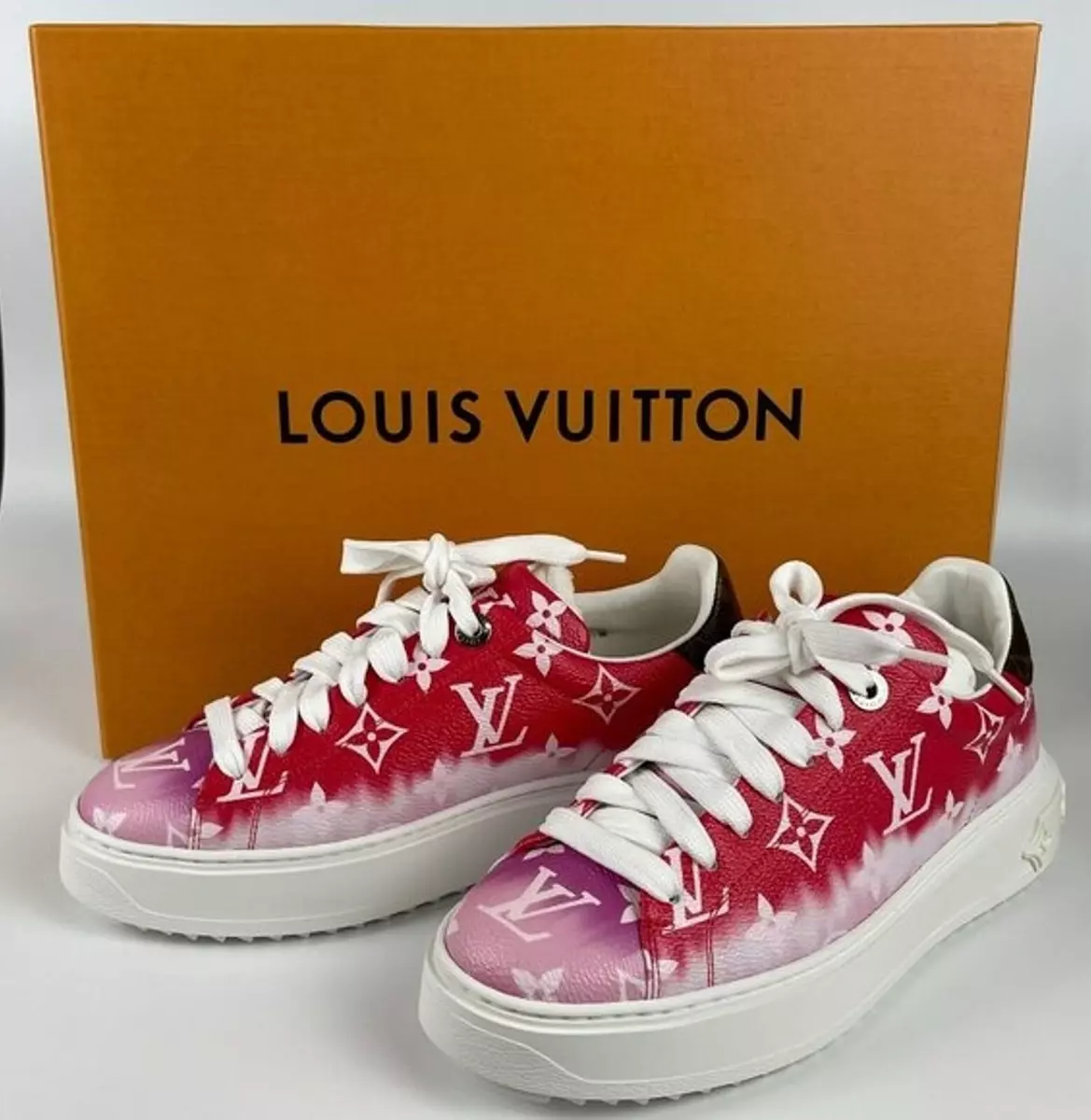 Louis Vuitton MONOGRAM Louis Vuitton TIME OUT SNEAKER