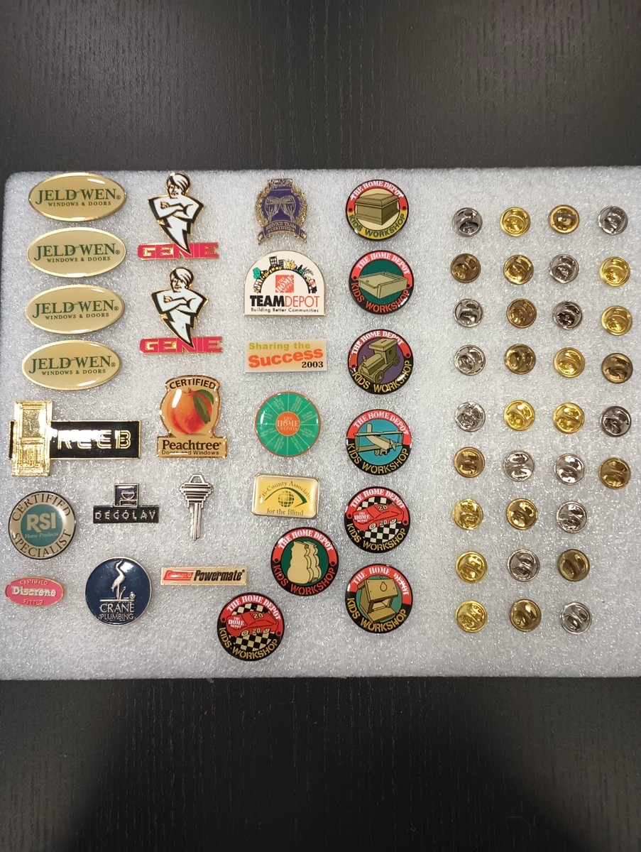 ピンズ・ピンバッジ・缶バッジ 1st Anniversary Collection Pins Set