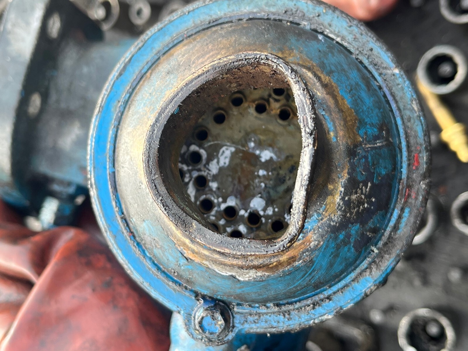 Ford Dorset Dover 6 cylinder none turbo water cooled engine oil cooler