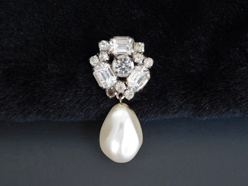 RARE VINTAGE 1960's Costume Jewelry Large Baroque Pearl & CZ Crystal Brooch Pin