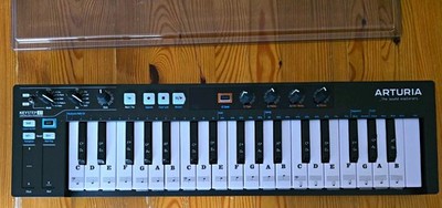 Arturia KeyStep 37 Keyboard-Controller 37 Tasten Seq/Arp USB/MIDI mit Hard Cover
