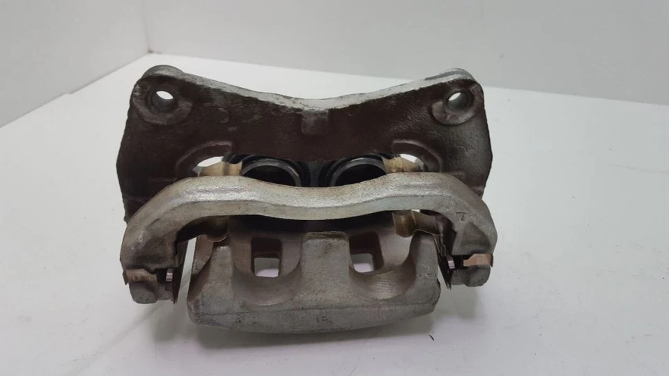 Caliper Left Driver FRONT 2018 Subaru WRX - Изображение 4 из 4