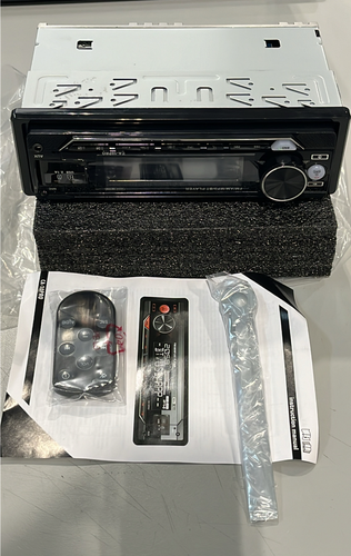 Pyle PLMRKT36WT 5.25 In. Bluetooth Marine Stereo Receiver And Speaker Kit White Plmrkt36wt