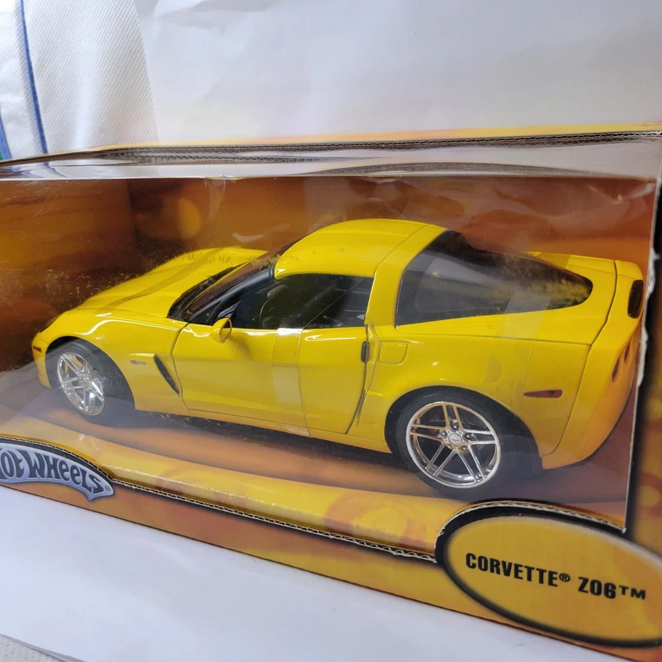 Hot Wheels Corvette Z06 Escala 1:18 Colección Metal Exclusiva Caja Sellada Amarilla Foto 3 de 4