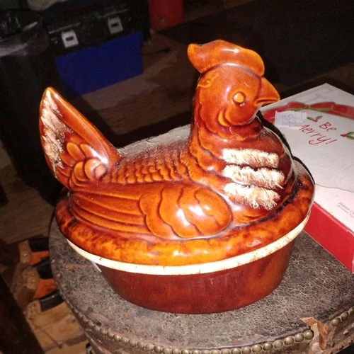 Hull Pottery Oven Proof Brown Hen Covered Ceramic Casserole Dish USA