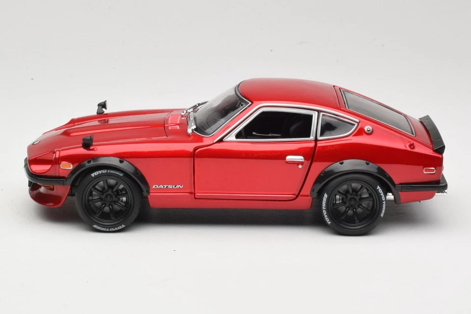 32611 Datsun 240Z S30 Red Maisto 1/18 - Immagine 4 di 4