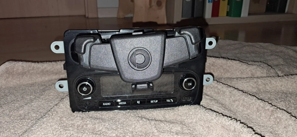 Original SMART 453 Autoradio mit BT Freisprecheinrichtung , MP 3, Handyhalter - Bild 4 von 4