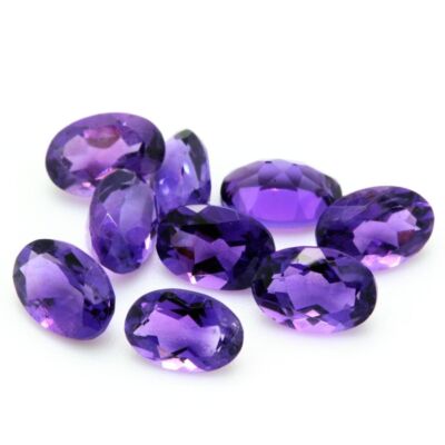 Pierres et Minéraux. 1.27 cts SAPHIR BLEU . VVS2 Ceylan, Srilanka. Avec