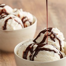 HERSHEY'S 64 fl. oz. Chocolate Syrup Pouch - 4 Pieces WS-403340031267