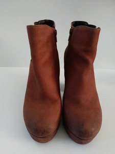 steve madden blanco leather ankle boot