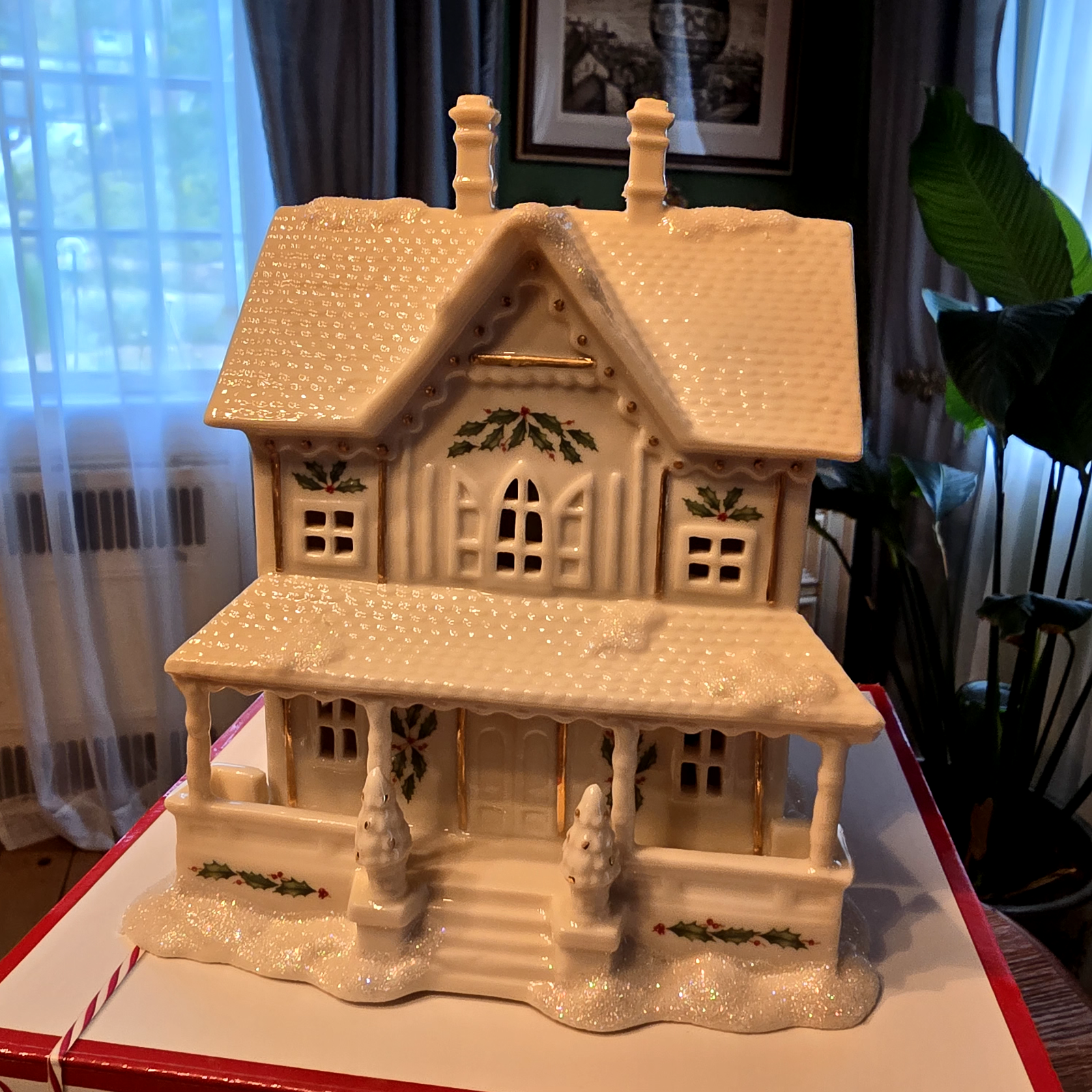 Lenox Holiday Village Lit Victorian House Christmas Decoration with Gift Box-image