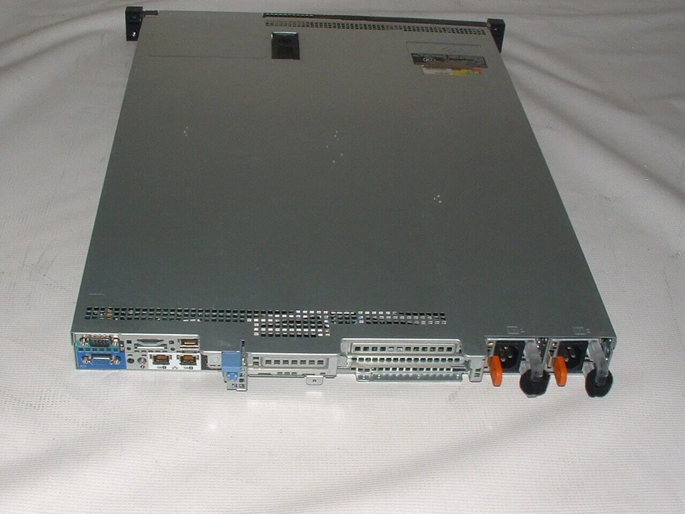 Dell PowerEdge R330 Xeon E3-1220 v5 3.0GHz  8gb  H330  2x 3.5" Trays  SVR 2012 - Image 3 of 4