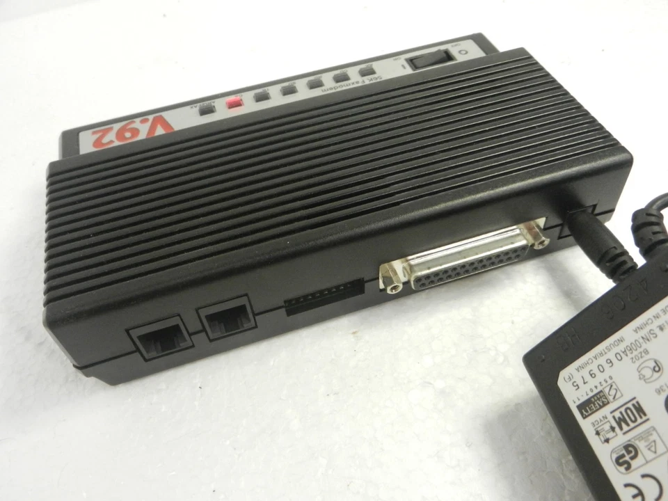 US Robotics 5686 v.92 56K External Modem 0701 W/ AC ADAPTER - Image 3 of 4