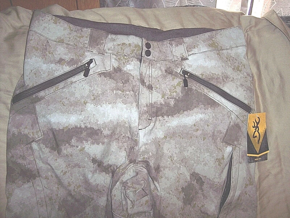 Mens XL Camo Pants 40 x 32 Hells Canyon Hunting Pants Non Insulated Pants $190 - Image 2 of 4