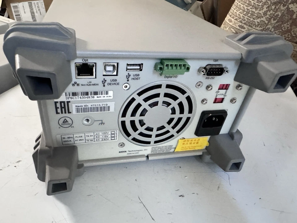 Fonte de alimentação DC programável RIGOL DP832A - Imagem 4 de 4