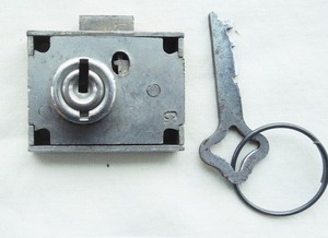 gaming machine, trade stimulator Lock & Key