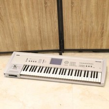 KORG TRITON 61-Tasten Musik Workstation Synthesizer mit Softcase Stromkabel