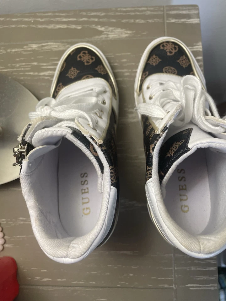 Zapatillas deportivas GUESS High Top Fiora para mujer talla 8,5 Foto 4 de 4