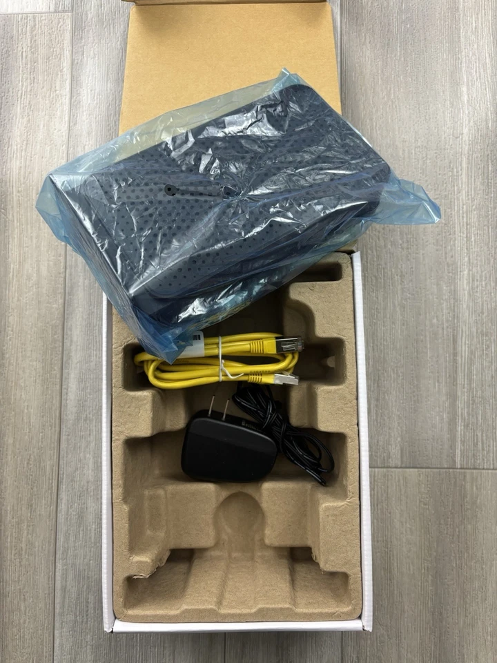 Netgear N600 WiFi Cable Modem Router (C3700) – DOCSIS 3.0 Dual Band, Open Box  - Image 4 of 4