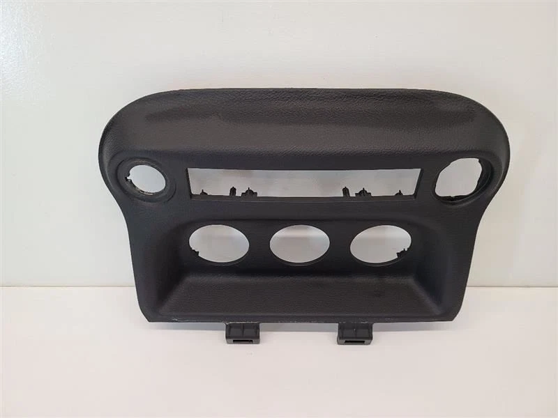 11-18 JEEP WRANGLER DASH AC HEATER CLIMATE CONTROL SWITCH BEZEL COVER OEM  - Image 2 of 4
