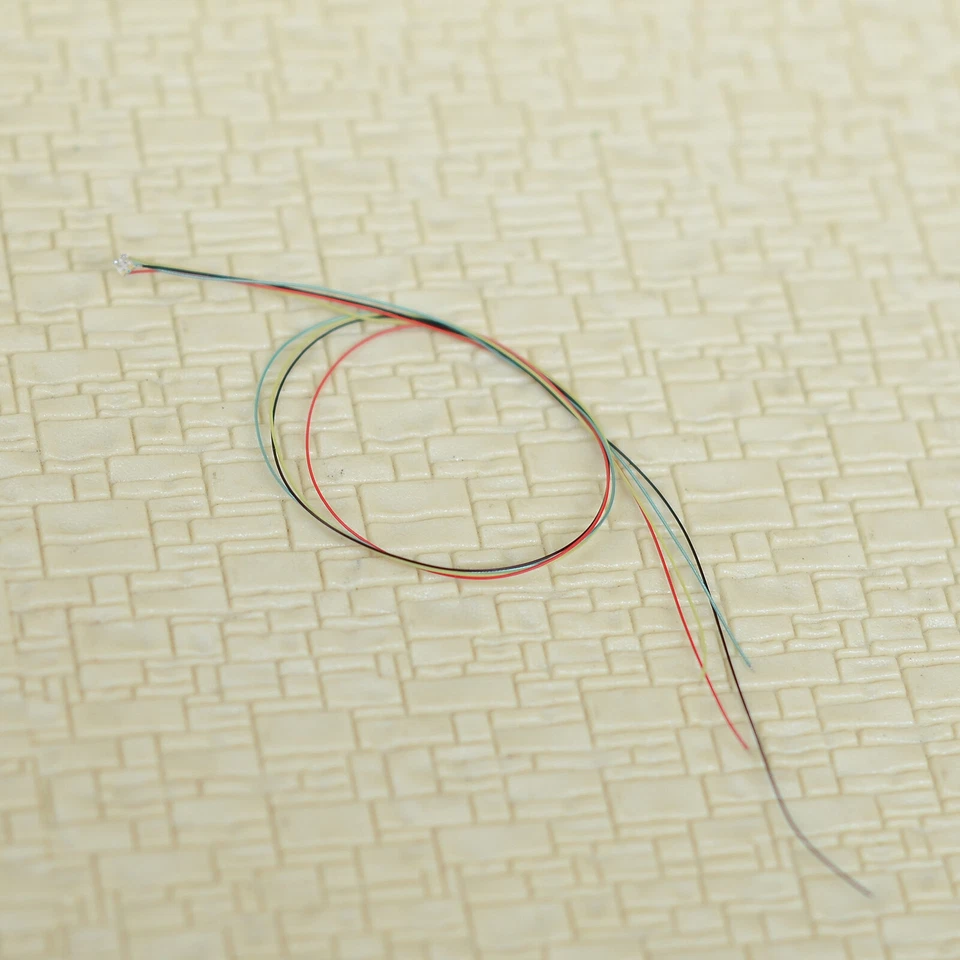 10 x prewired Tri-Color SMD LEDs red/yellow/green for search light signal #1209 - Image 2 of 4