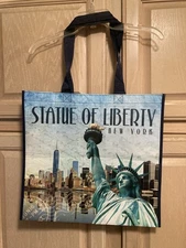 NEW YORK STATUE OF LIBERTY/ELLIS ISLAND SHOPPING TOTE BAG 14.5 x 6 x 15.5