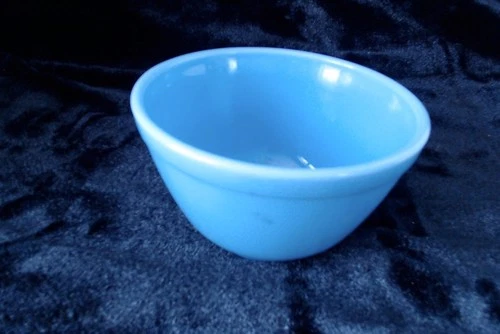Vintage PYREX Delphite Blue #401 - 1 1/2 pt. Mixing bowl 5.75 W at top 3.5" tall