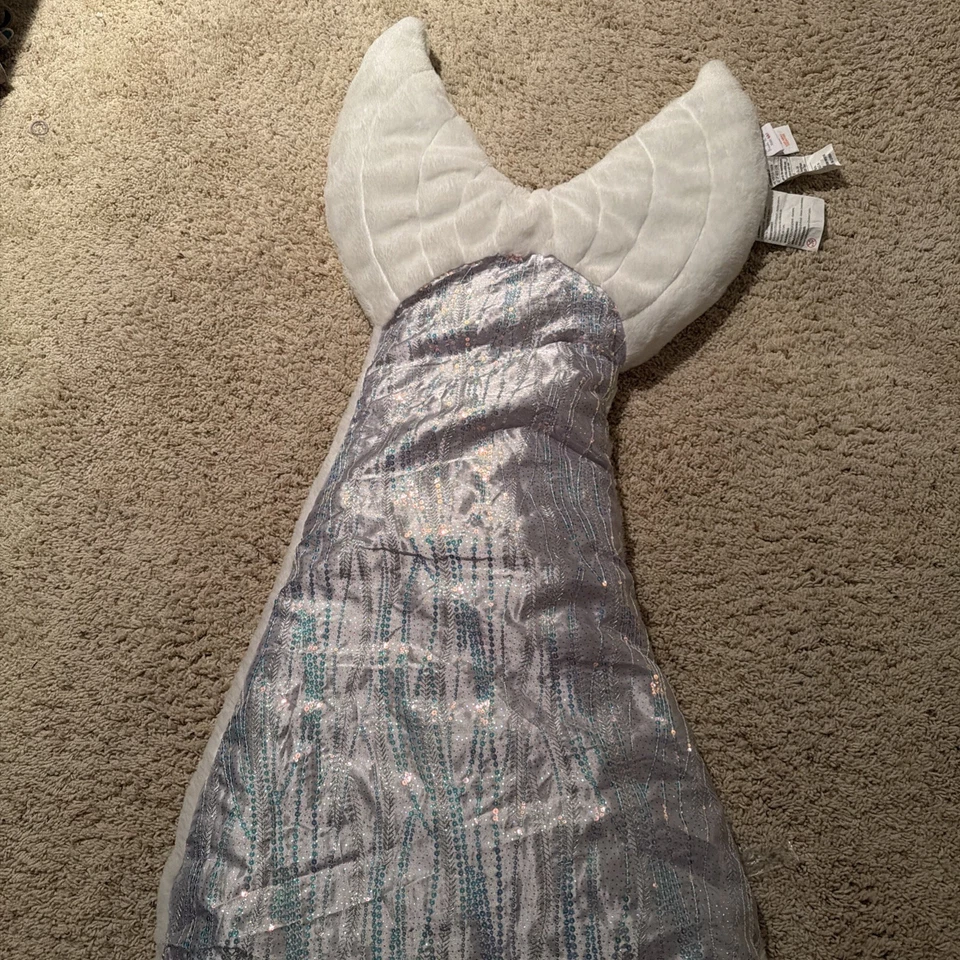 Nicole Miller Home Niños Piel Sintética Acurrucarse Cola de Sirena Blanco Plata Copos de Nieve Foto 2 de 2