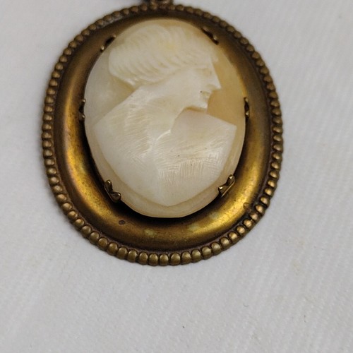 Ciondolo vintage ottone intagliato conchiglia cammeo destro ovale milligrain grande vecchio - Foto 3 di 7