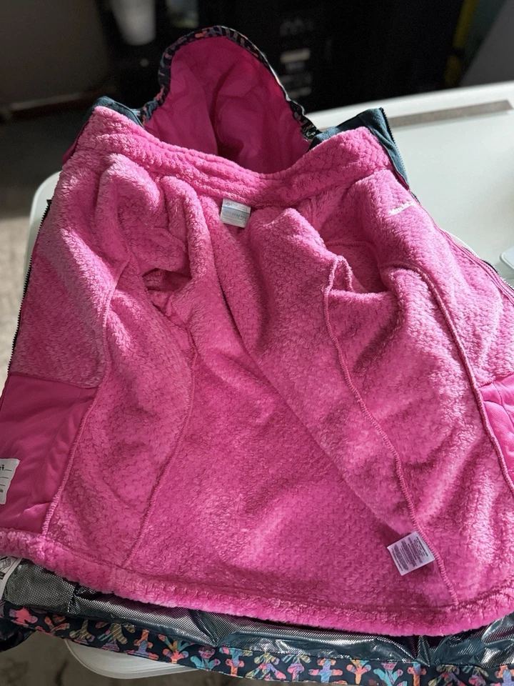 Columbia Bugaboo II Youth Jacket Size Large. New With Tags - Image 4 of 4
