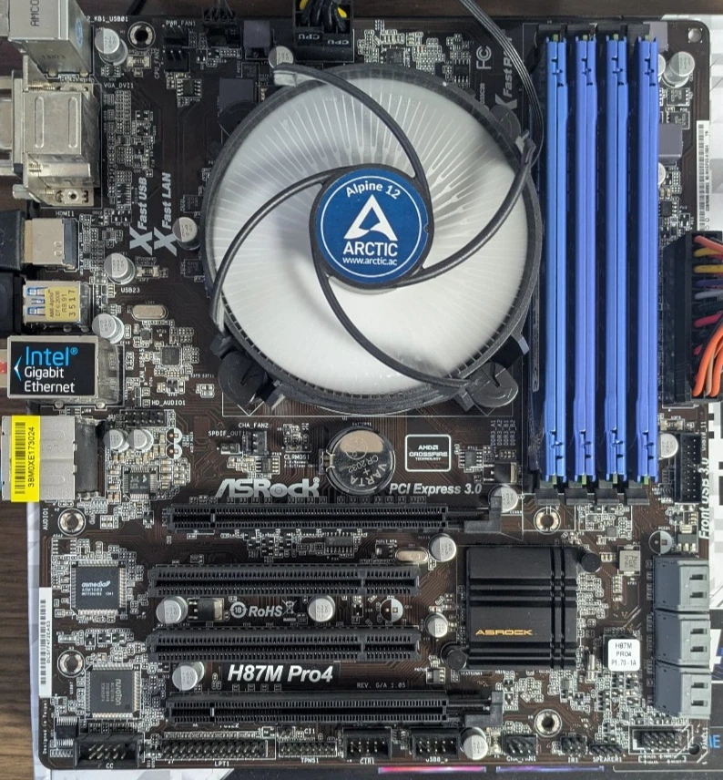 BUNDLE ASRock H87M Pro4 + Intel i5-4590 + 16 GB RAM == Board mit CPU + RAM - Bild 3 von 4