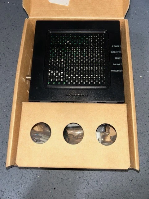 Motorola SBG901 SURFboard Wireless DOCSIS 2.0 Gateway Cable Modem New in Box NEW - Image 2 of 4