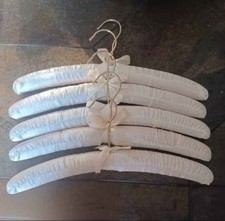 5 Satin Padded Hangers, 2 Satin Sachet Bags, 1 Exotic Recovery Gardenia Pearls