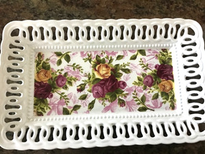 ROYAL ALBERT-DOULTON OLD COUNTRY ROSE SMALL TRAY