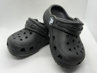 Baby Crocs schwarz Unisex Größe C4 EU 20-20,5 Slipper Clogs Strandschuhe sehr guter Zustand