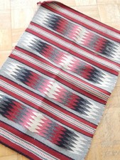 CLASSIC RED ANTIQUE / VINTAGE NAVAJO INDIAN CHINLE RUG - XLNT CONDITION !